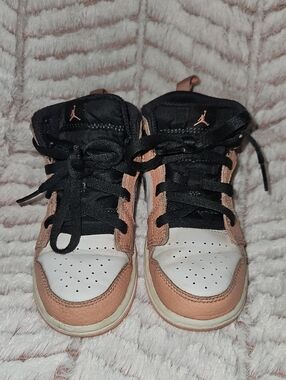 Pink Quartz Jordan 1 Mid